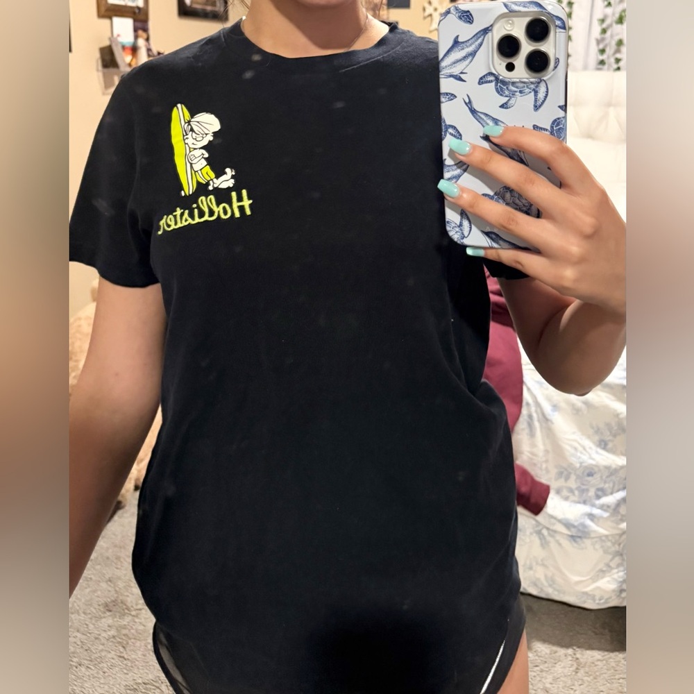 vintage black Hollister Black Tee with green Graphic
